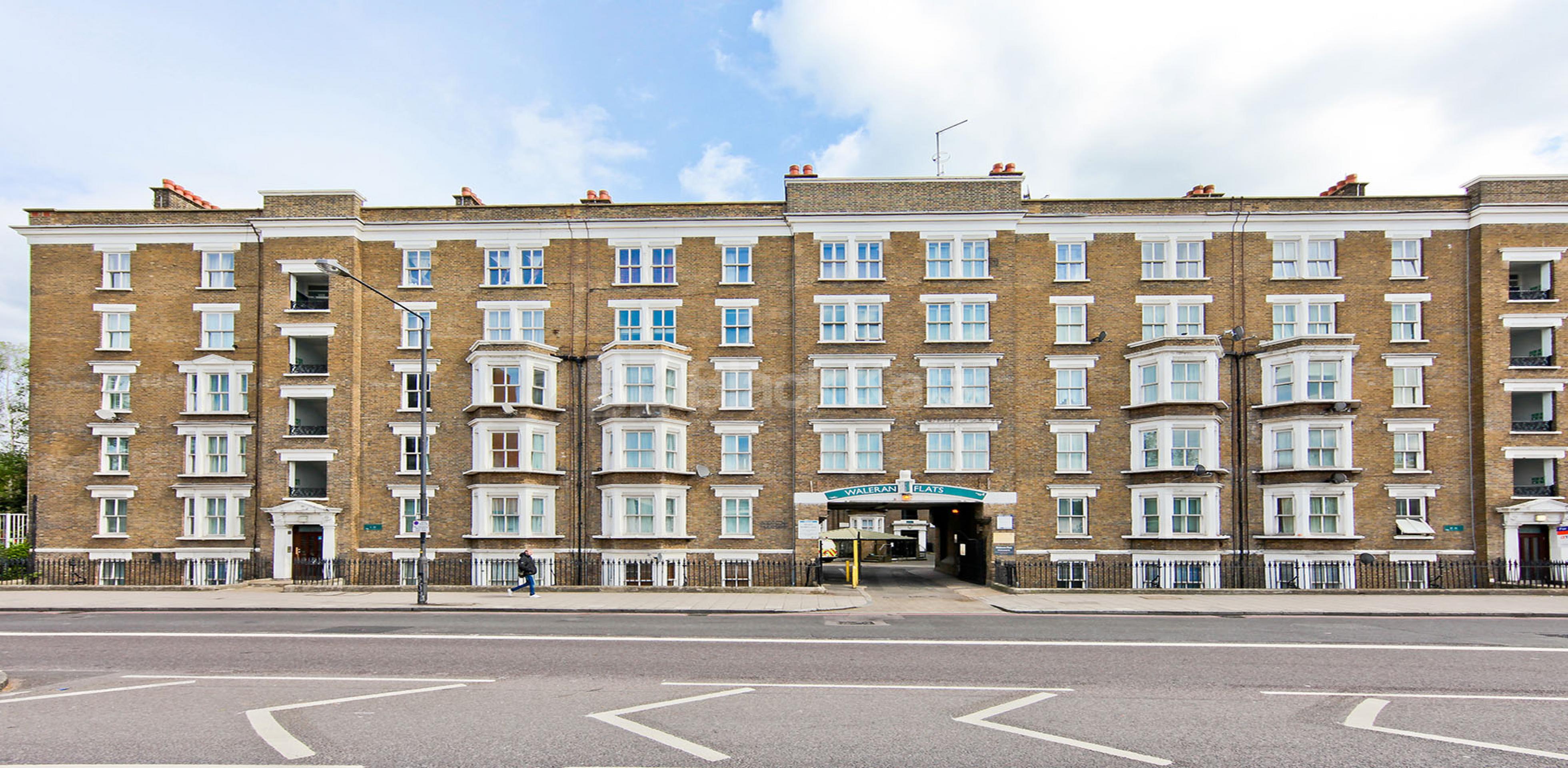 			UNDER OFFER , 2 Bedroom, 1 bath, 1 reception Apartment			 Waleran Flats Old Kent Road, Borough/London Bridge SE1